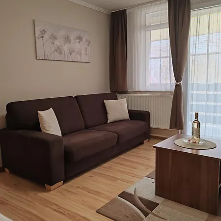 Apartment To Gunarasfuerdo Dombovar