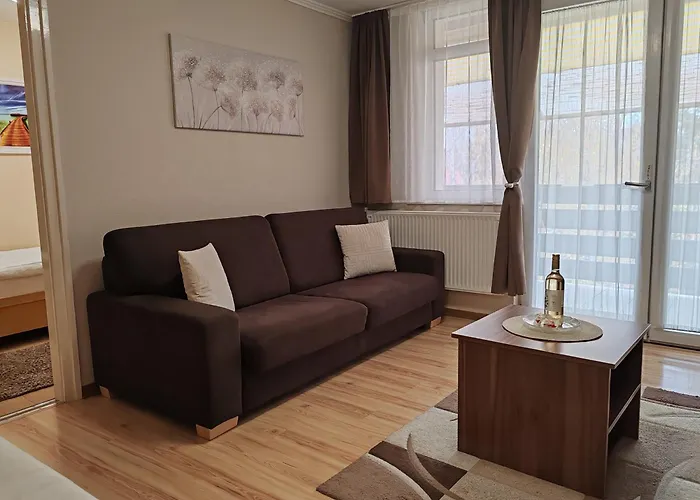 Apartament To Gunarasfuerdo Dombóvár